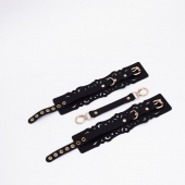 Черный кожаные оковы с узорами и золотистой фурнитурой - Crazy Handmade - купить с доставкой в Таганроге Черный кожаные оковы с узорами и золотистой фурнитурой - Crazy Handmade - купить с доставкой в Таганроге