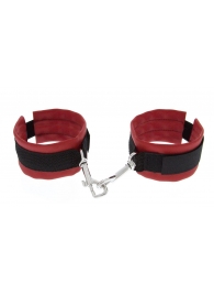 Красно-чёрные полиуретановые наручники Luxurious Handcuffs - Blush Novelties - купить с доставкой в Таганроге