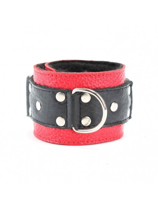 Красно-чёрные кожаные наручники с меховым подкладом - БДСМ Арсенал - купить с доставкой в Таганроге