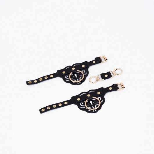 Черные кожаные наручники с клепками, кольцами и золотистой фурнитурой - Crazy Handmade - купить с доставкой в Таганроге Черные кожаные наручники с клепками, кольцами и золотистой фурнитурой - Crazy Handmade - купить с доставкой в Таганроге