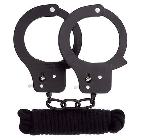 Чёрные наручники из листового металла в комплекте с веревкой BONDX METAL CUFFS LOVE ROPE SET - Dream Toys - купить с доставкой в Таганроге